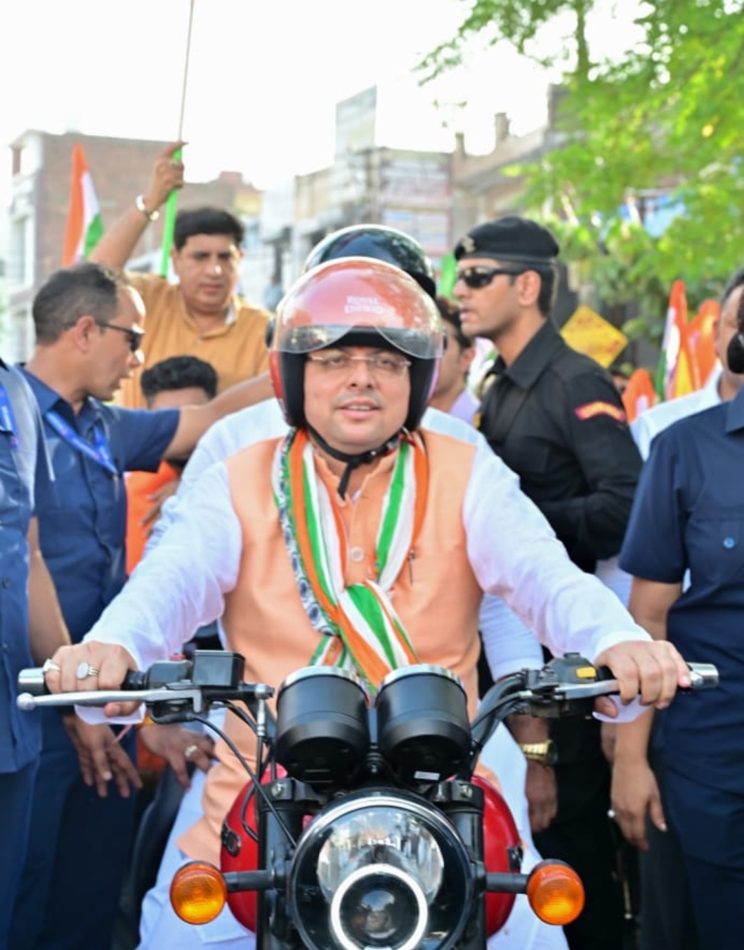 तिरंगा बाइक रैली में शामिल हुए मुख्यमंत्री