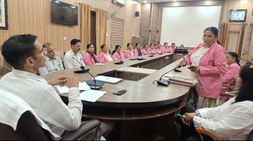 आशाओं के लम्बित भुगतान के सम्बन्ध में मिशन निदेशक एनएचएम से दूरभाष पर वार्ता कर मौके पर किया निराकरण